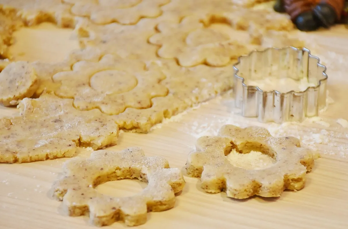 How to Cut Biscuits for Maximum Rise: Round vs. Square vs. Folded